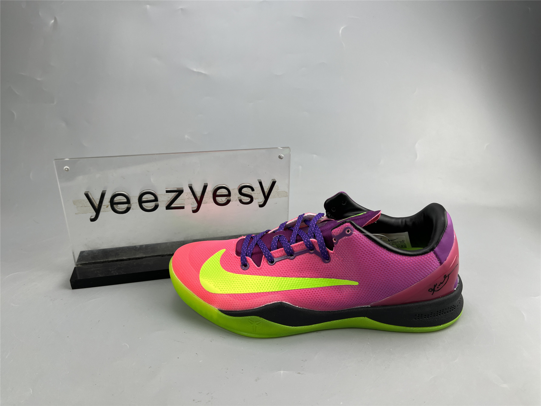 UA NIKE KOBE 8 SYSTEM 