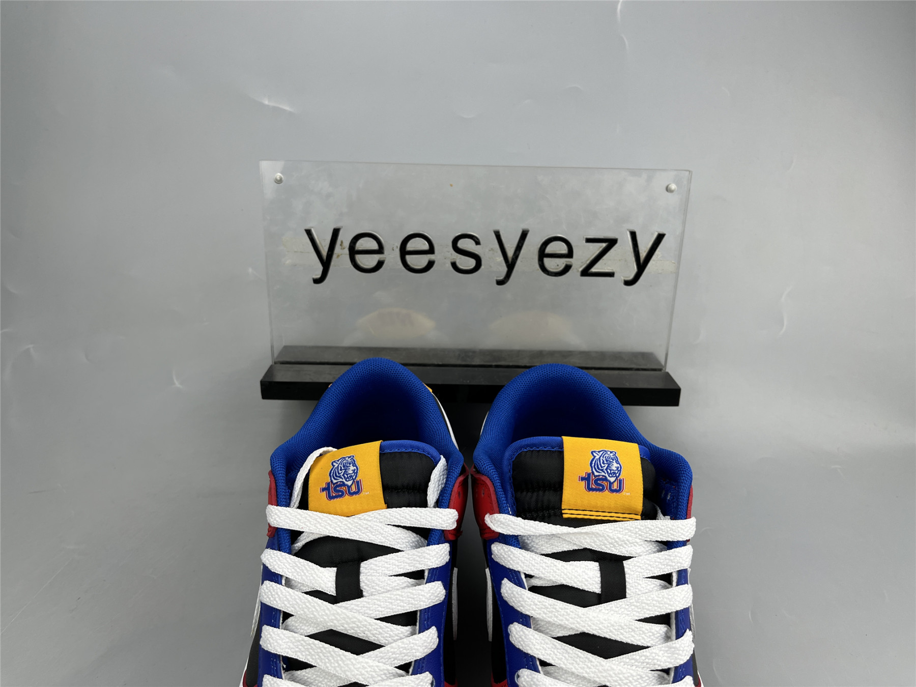 UA NIKE TENNESSEE STATE UNIVERSITY X DUNK LOW 