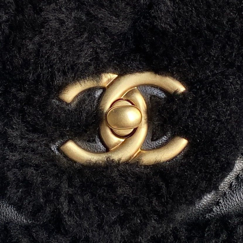 Ch**el Flap Bag 16 × 23.5 × 7.5 cm