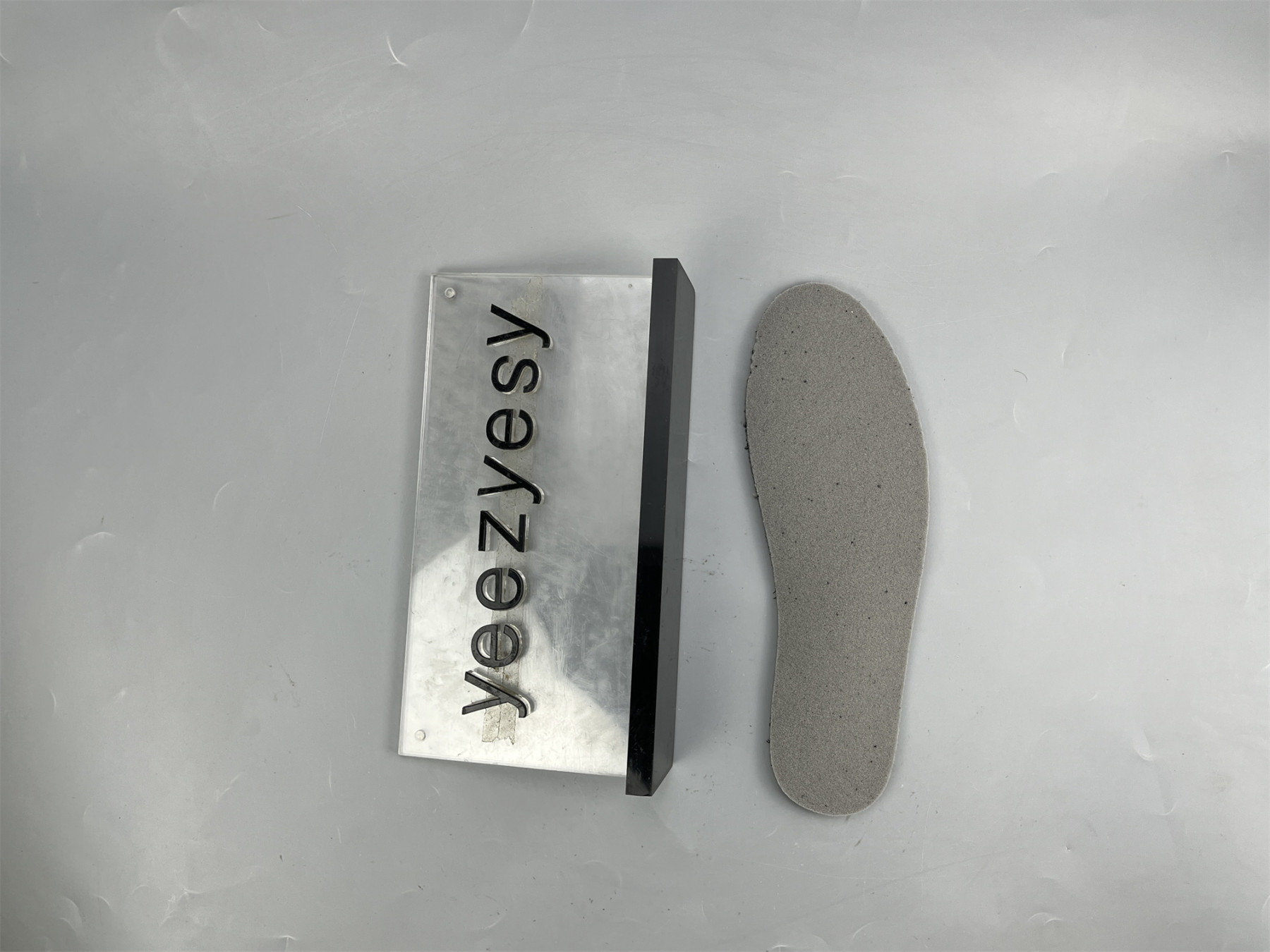 UA AIR JORDAN 6 RETRO 