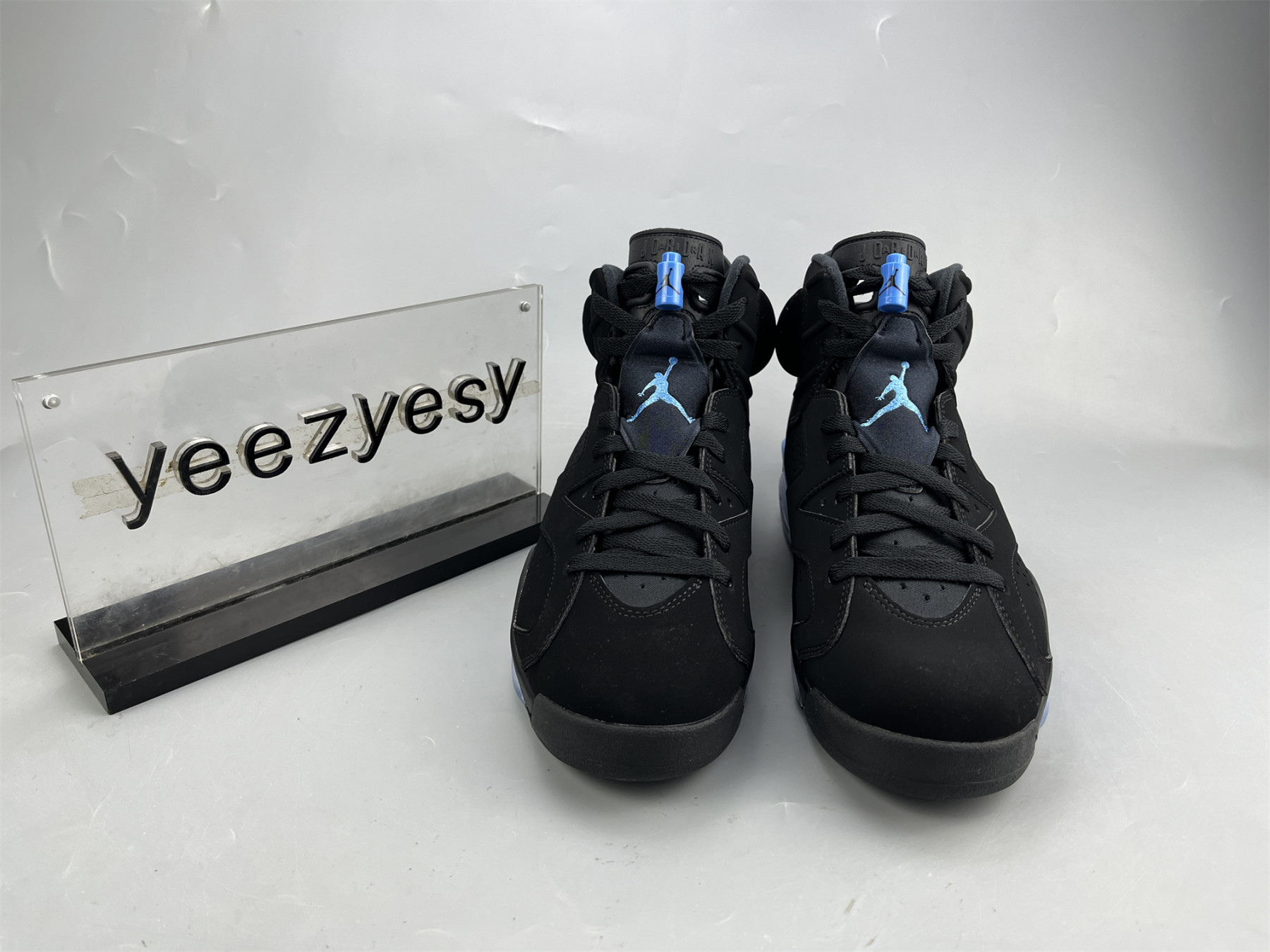 UA AIR JORDAN 6 RETRO 