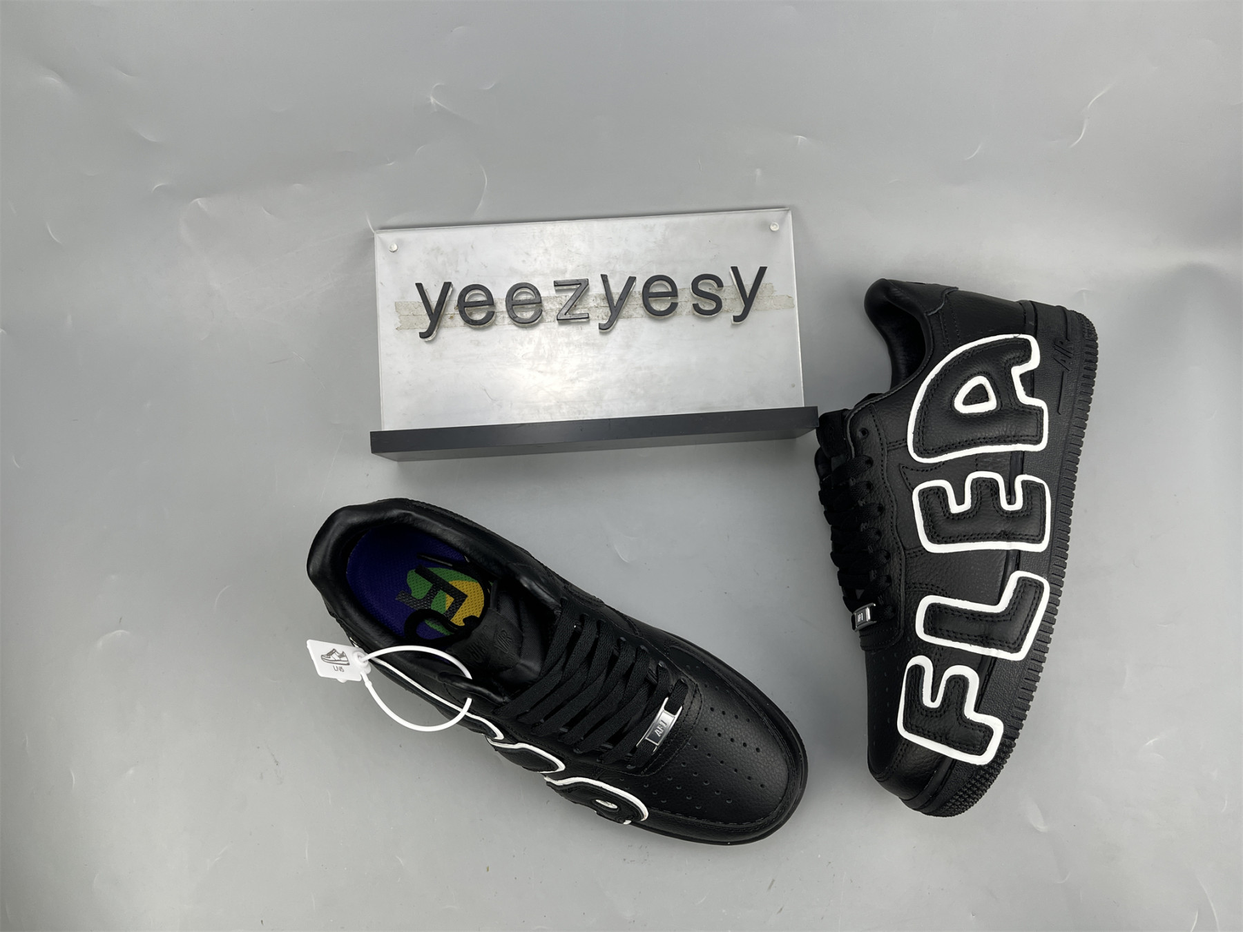 UA NIKE CACTUS PLANT FLEA MARKET X AIR FORCE 1 LOW PREMIUM 