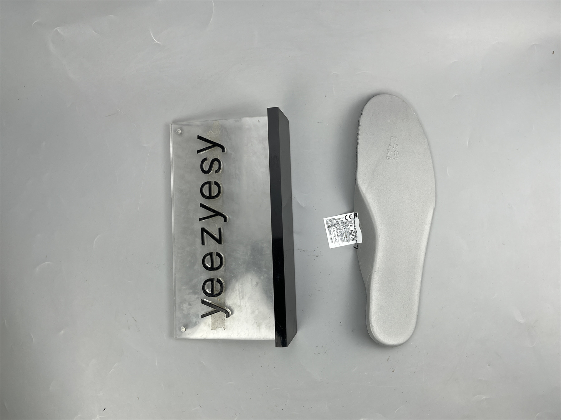 UA AIR JORDAN 11 ADAPT 