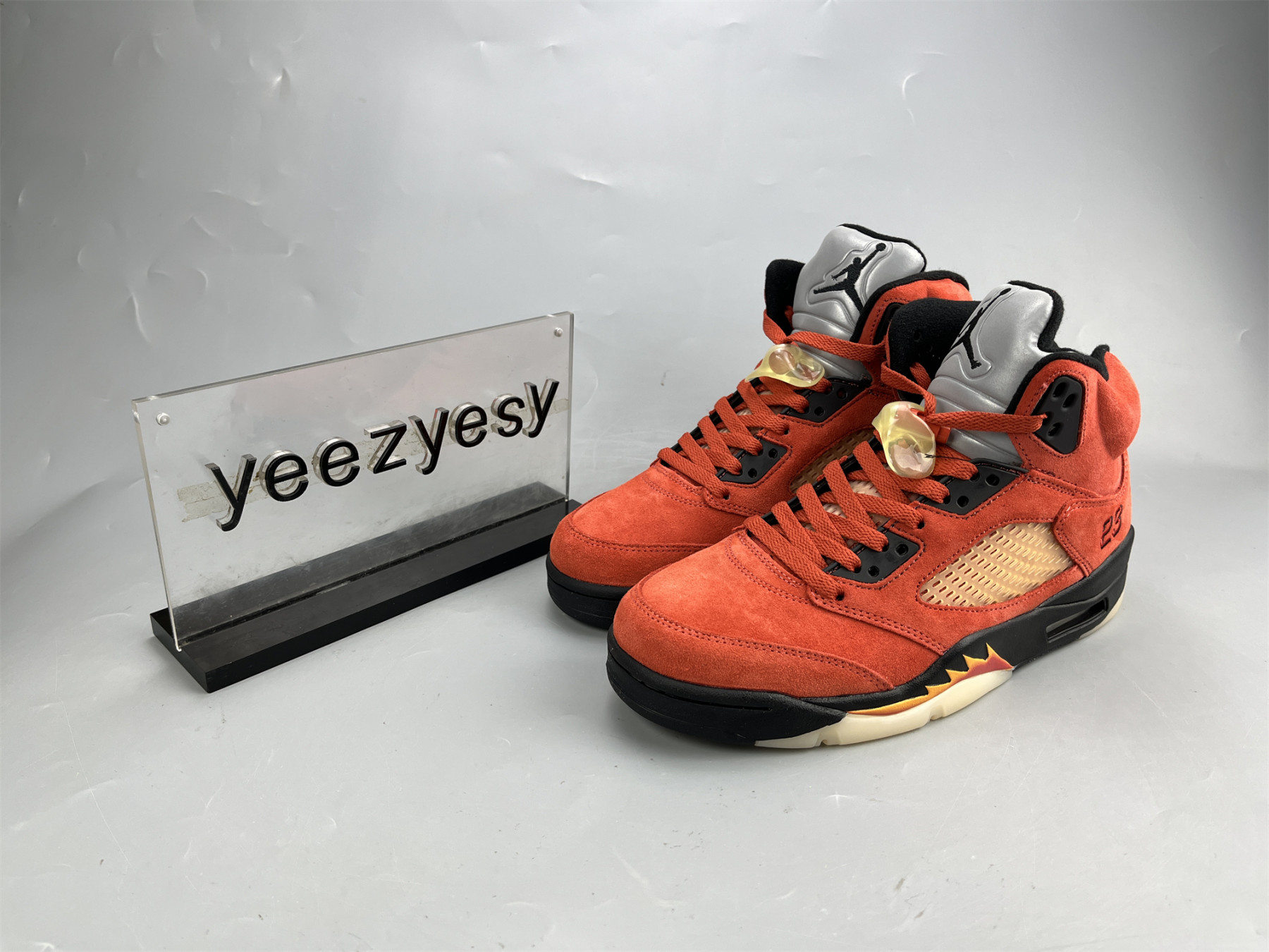 UA WMNS AIR JORDAN 5 RETRO 