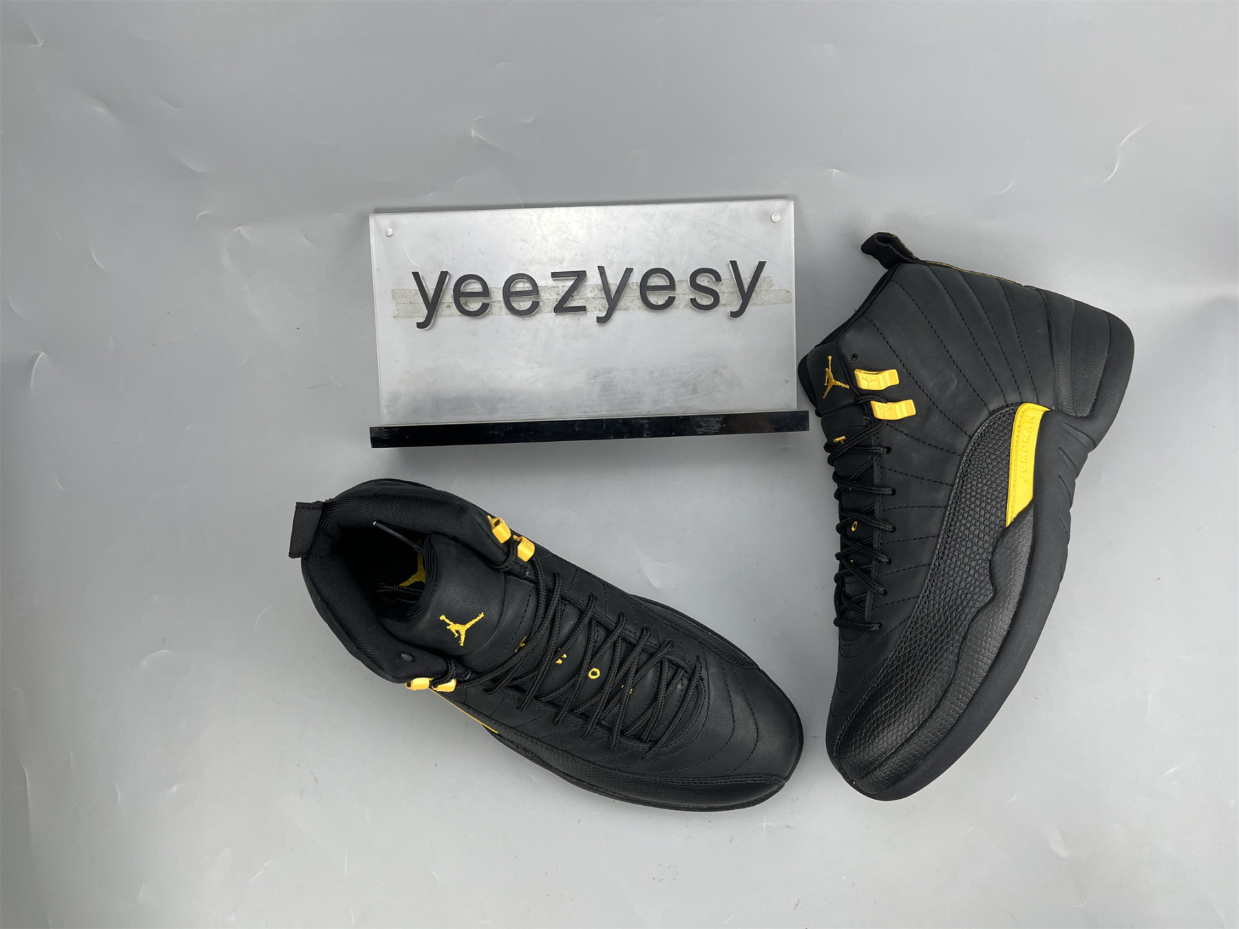 UA AIR JORDAN 12 RETRO 