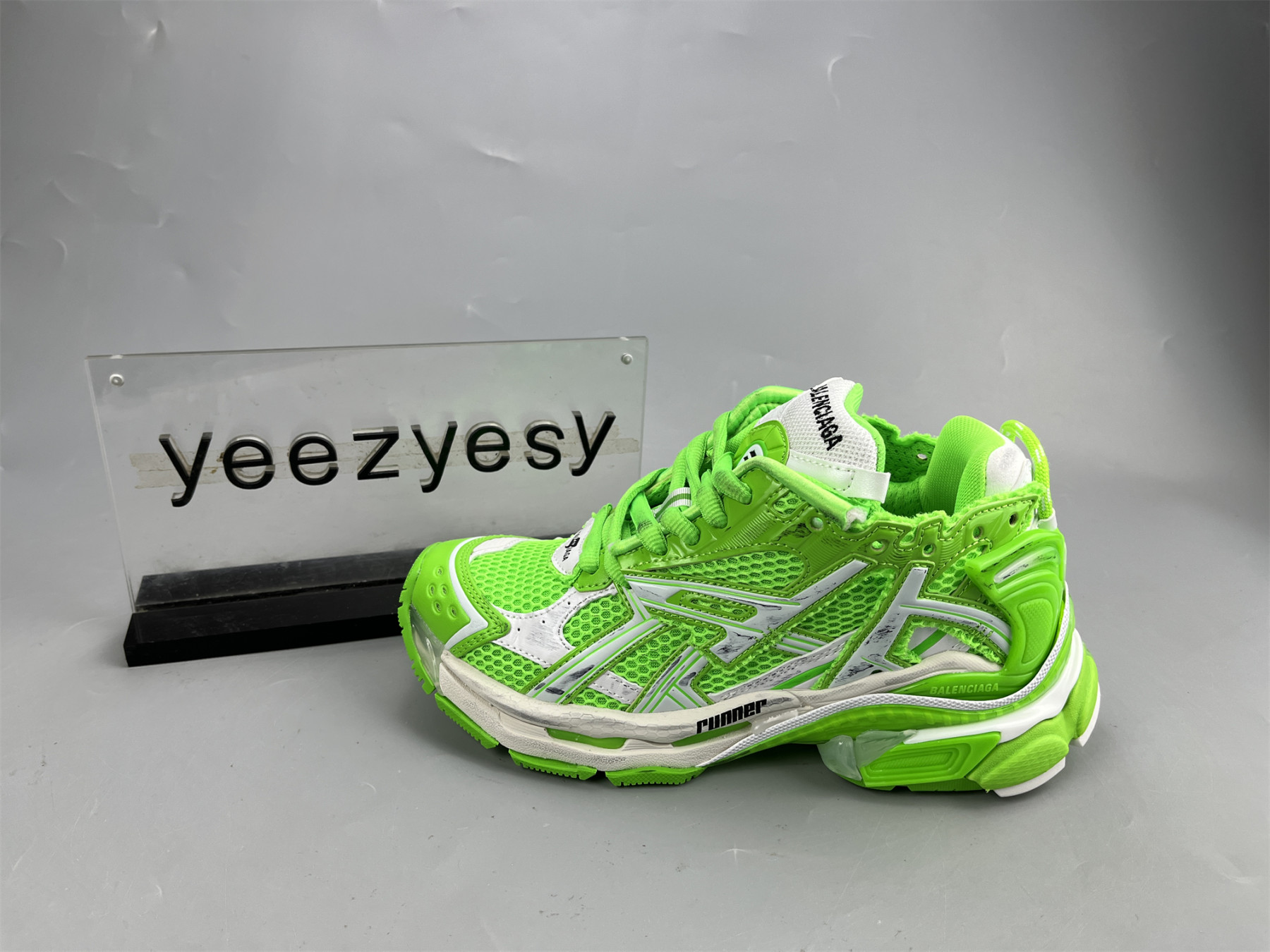 UA RUNNER WHITE GREEN