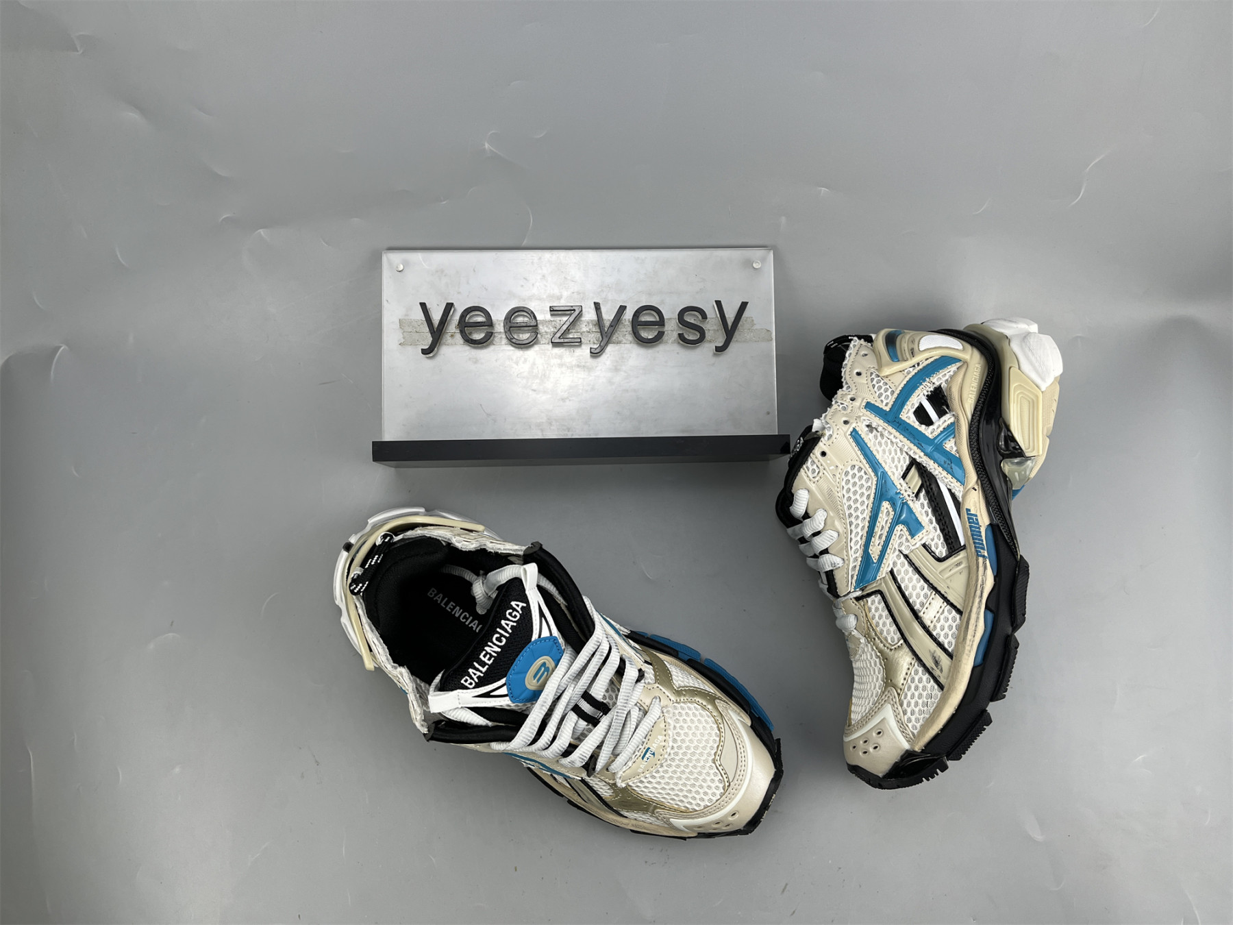 UA RUNNER BLACK CHAMPAGNE ORCHID