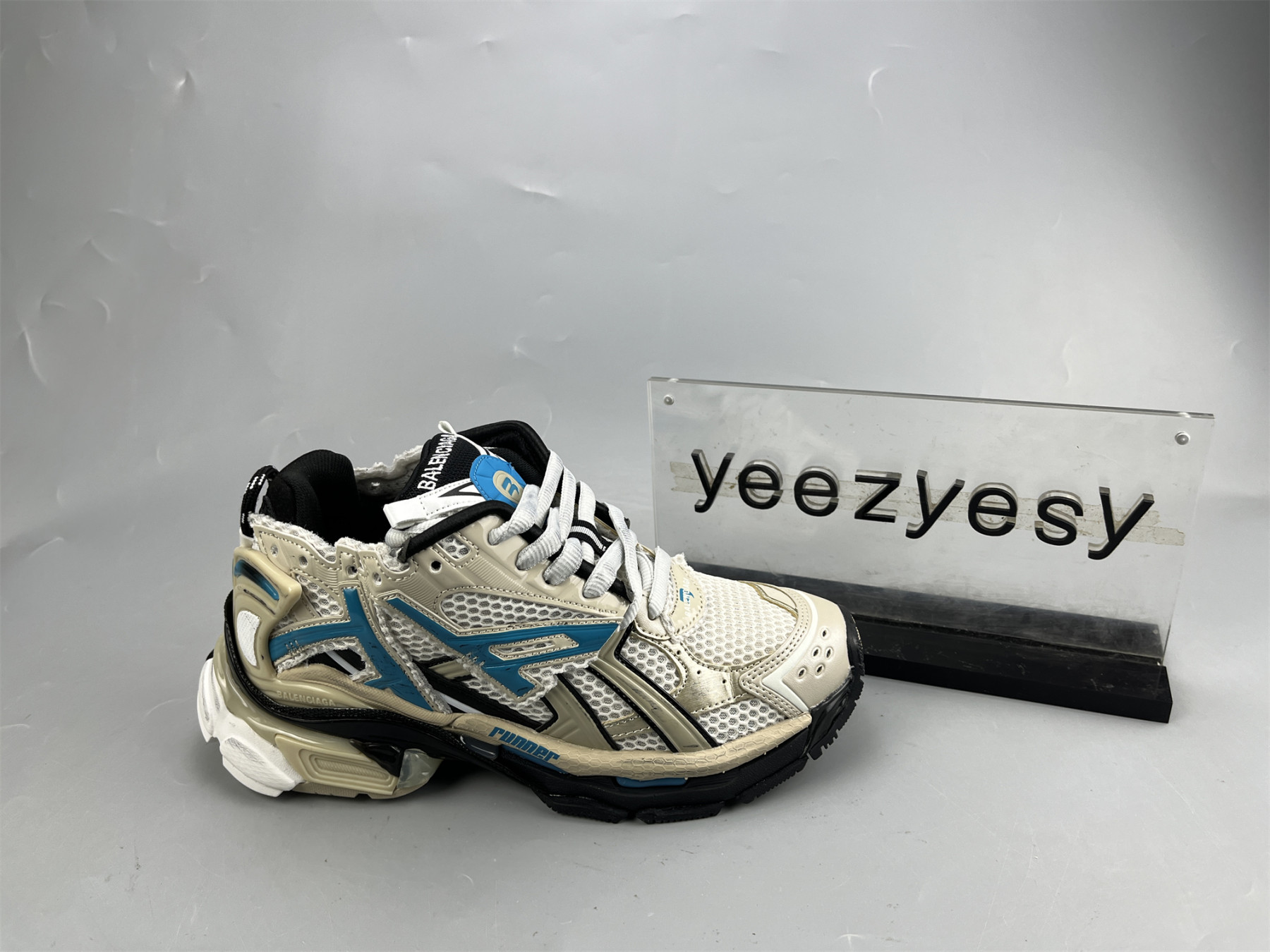 UA RUNNER BLACK CHAMPAGNE ORCHID