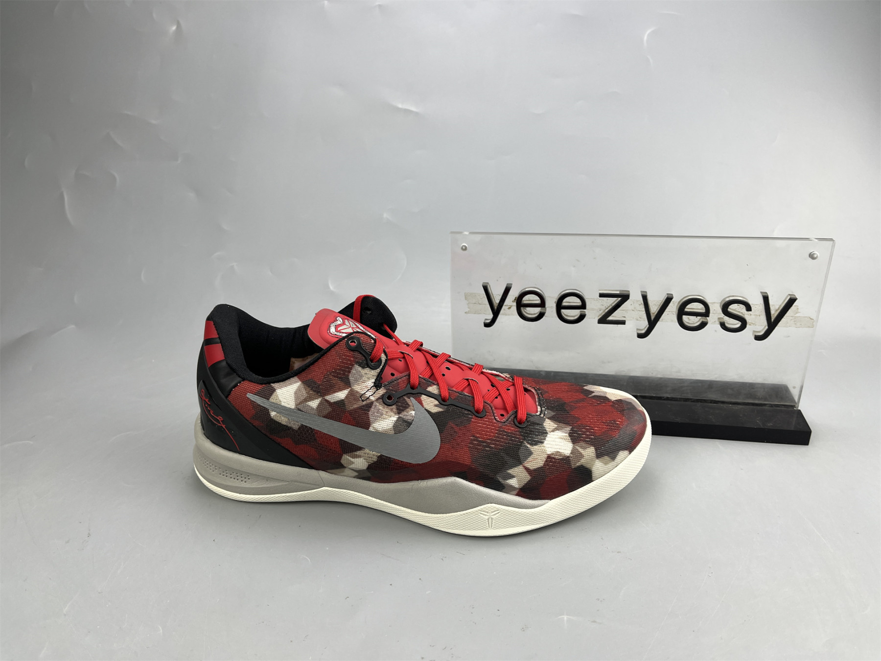 UA NIKE KOBE 8 SYSTEM 