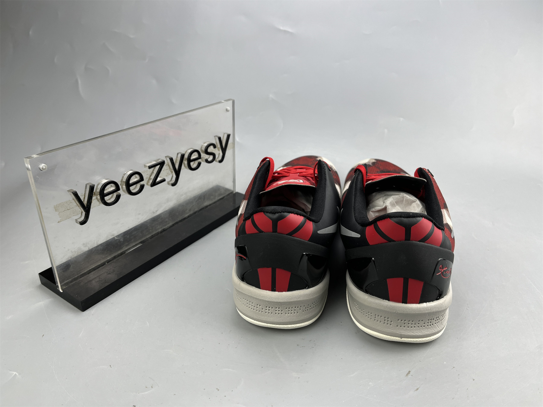 UA NIKE KOBE 8 SYSTEM 