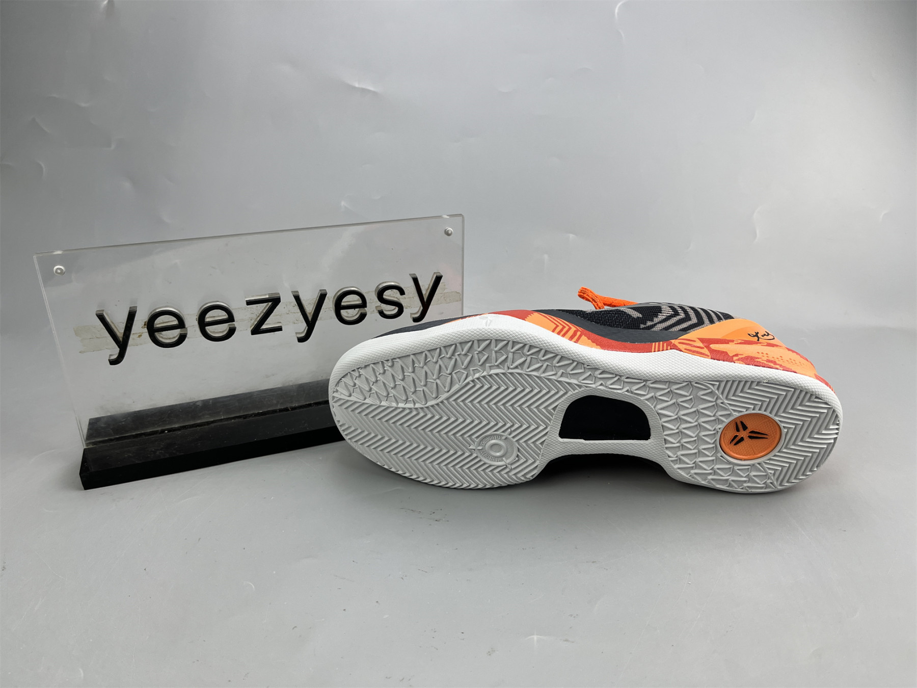 UA NIKE KOBE 8 SYSTEM 