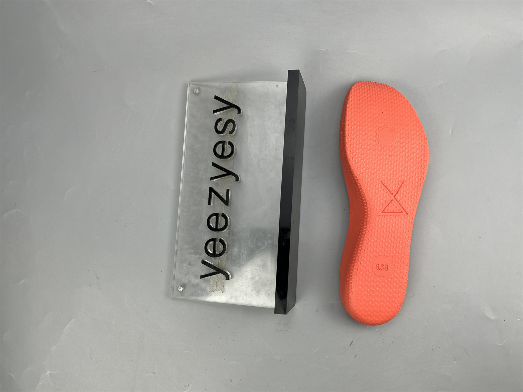 UA NIKE KOBE 8 SYSTEM 