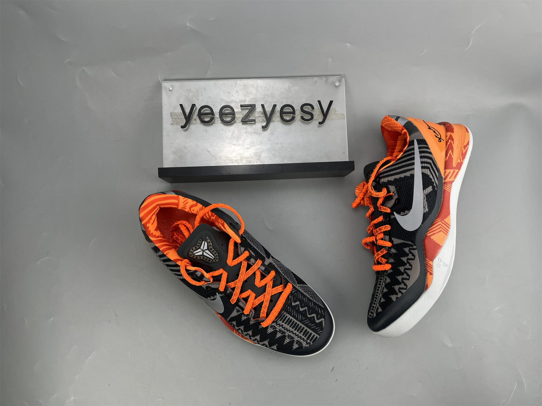 UA NIKE KOBE 8 SYSTEM 