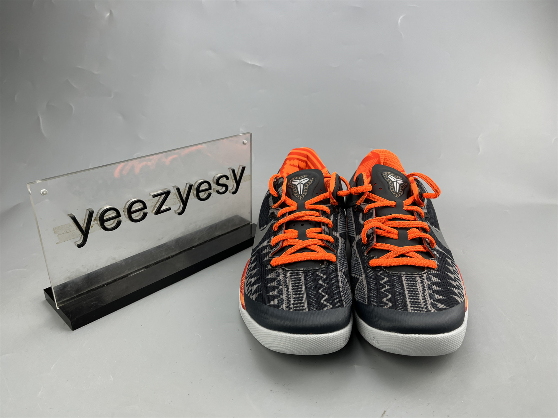 UA NIKE KOBE 8 SYSTEM 