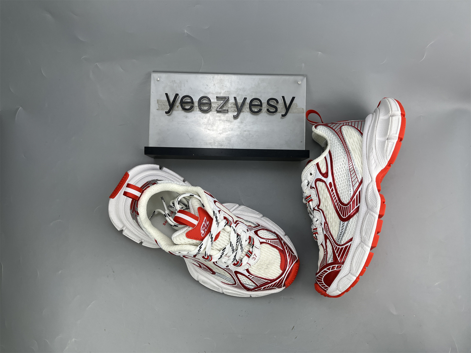 UA RUNNER WHITE RED