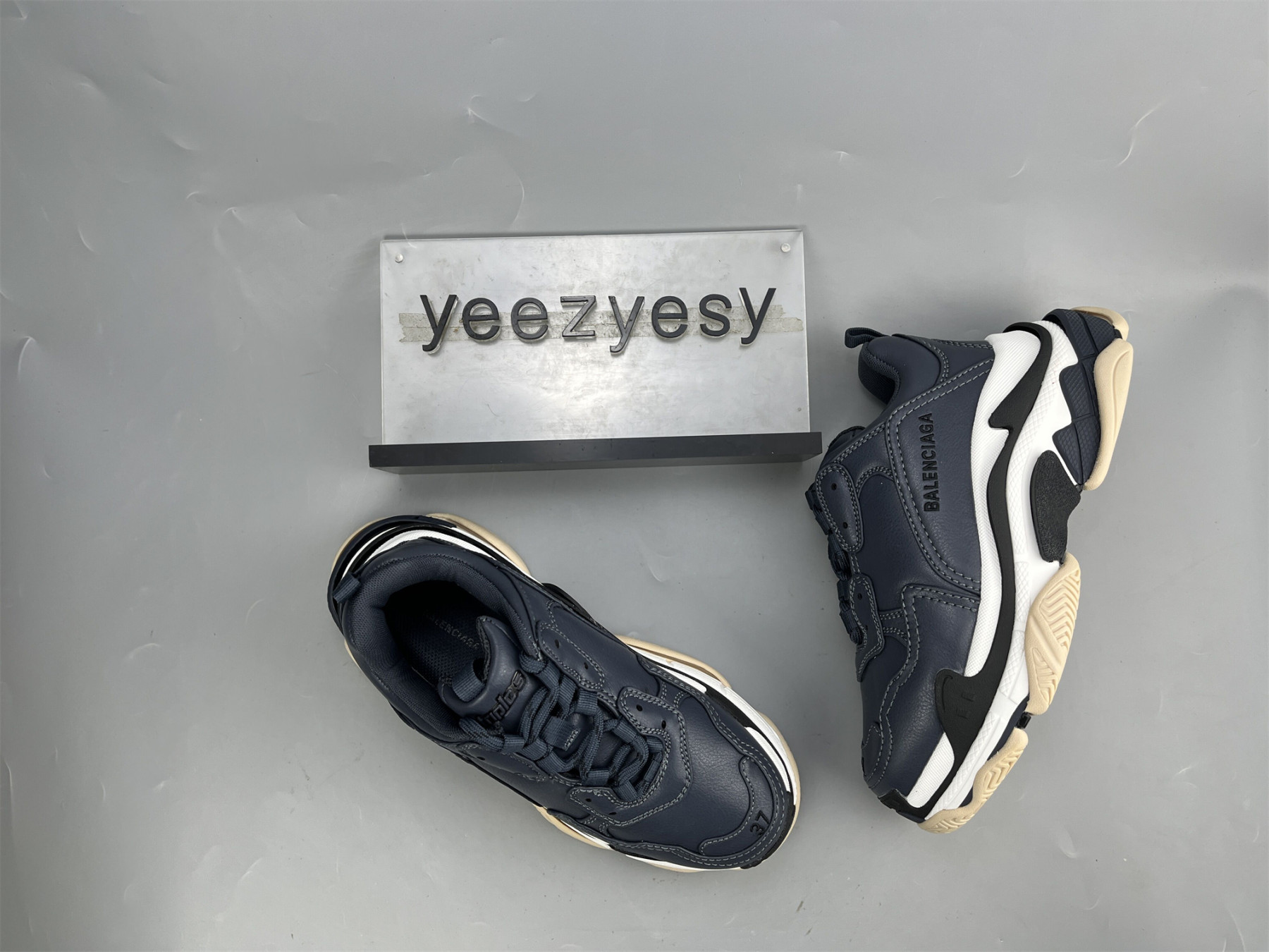 UA TRIPLE S CLEAR SOLE GREY WHITE BLUE