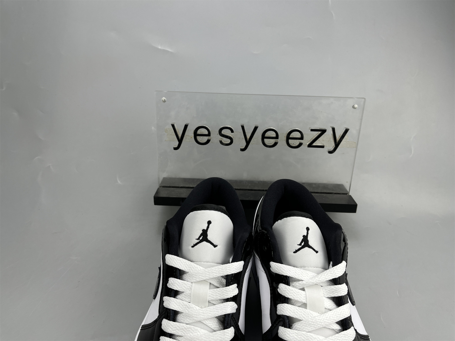 UA AIR JORDAN 1 LOW SE 