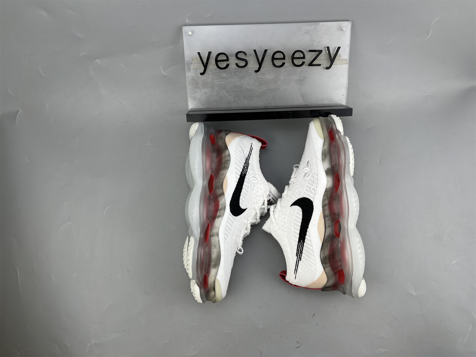 UA NIKE AIR MAX SCORPION FLYKNIT 