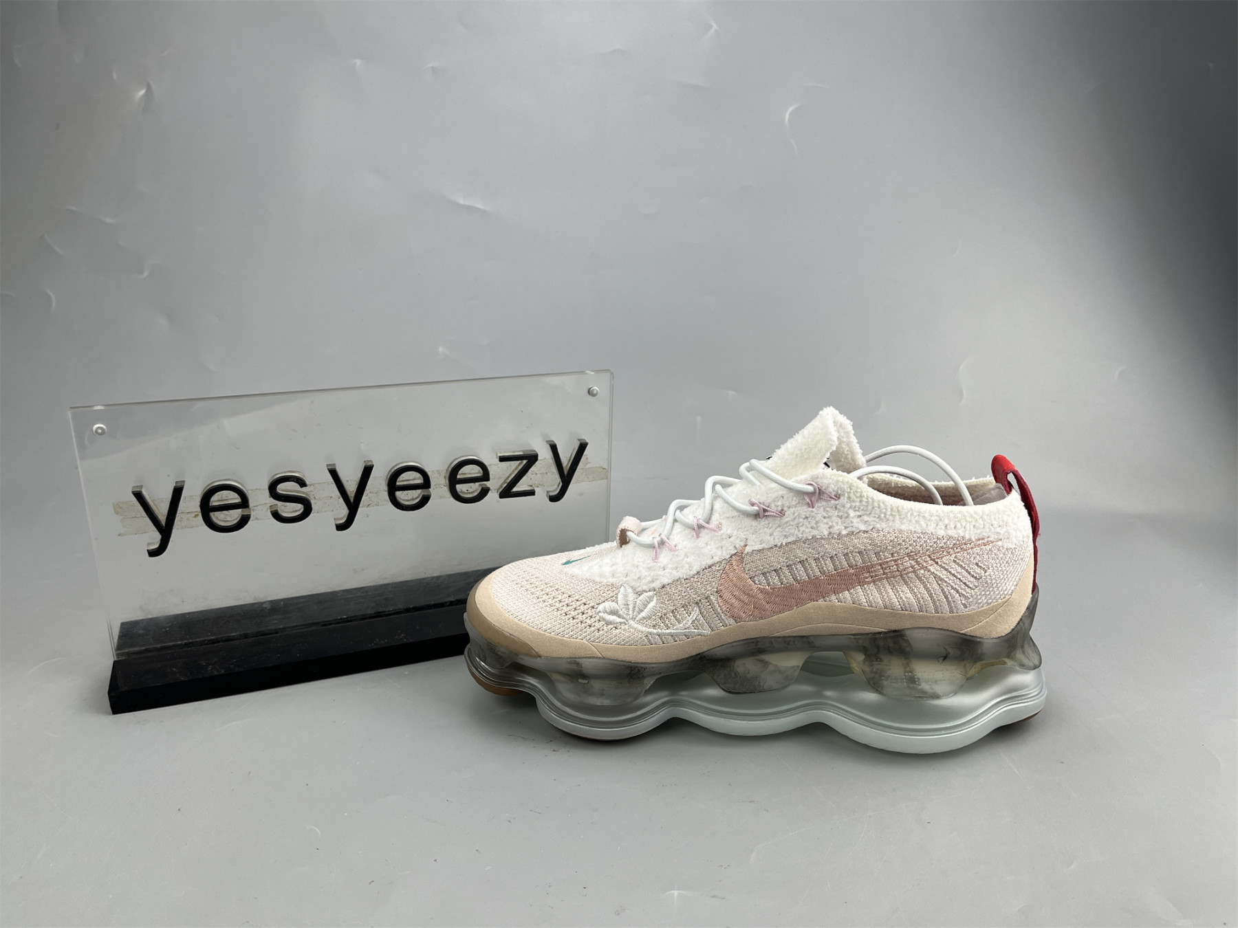 UA NIKE WMNS AIR MAX SCORPION FLYKNIT 