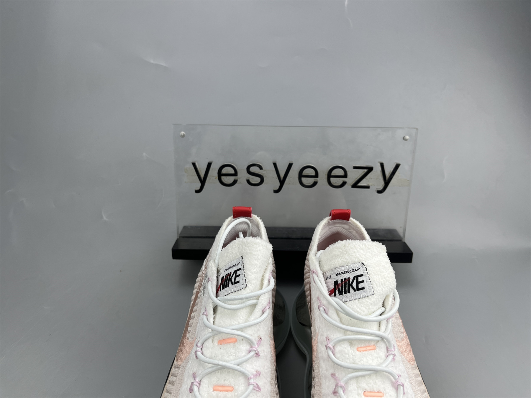 UA NIKE WMNS AIR MAX SCORPION FLYKNIT 