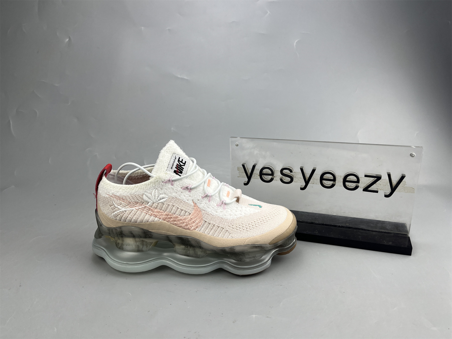 UA NIKE WMNS AIR MAX SCORPION FLYKNIT 