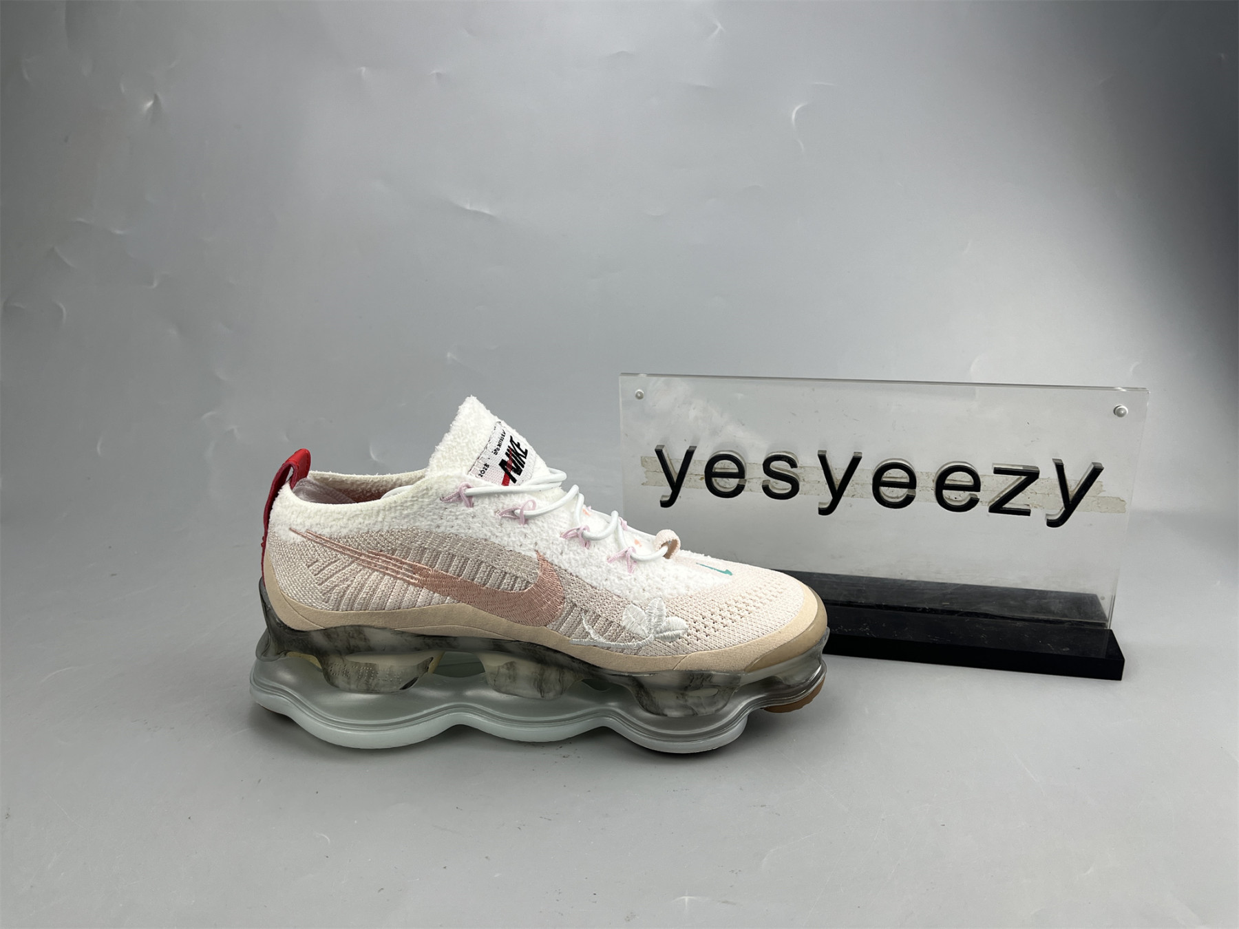 UA NIKE WMNS AIR MAX SCORPION FLYKNIT 