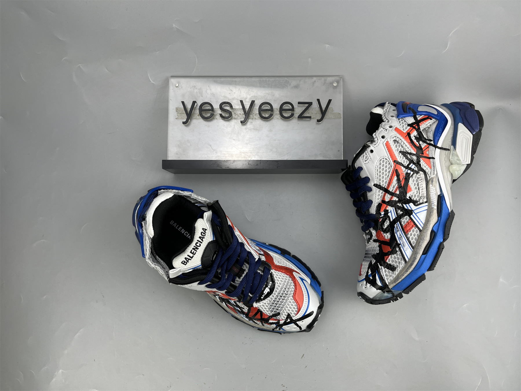 UA RUNNER MULTICOLOR BLACK RED