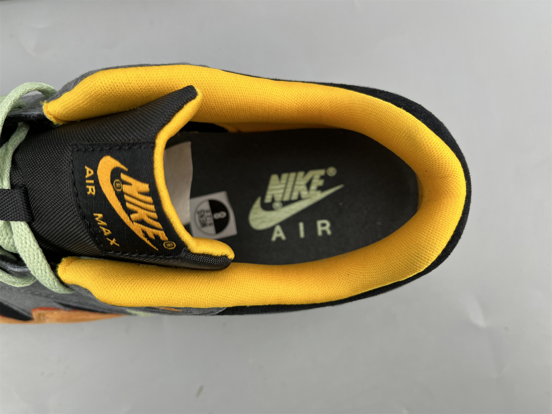 UA NIKE AIR MAX 1 PREMIUM 