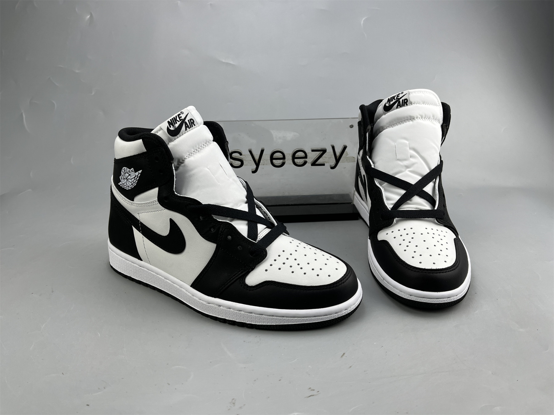 UA AIR JORDAN 1 RETRO HIGH 