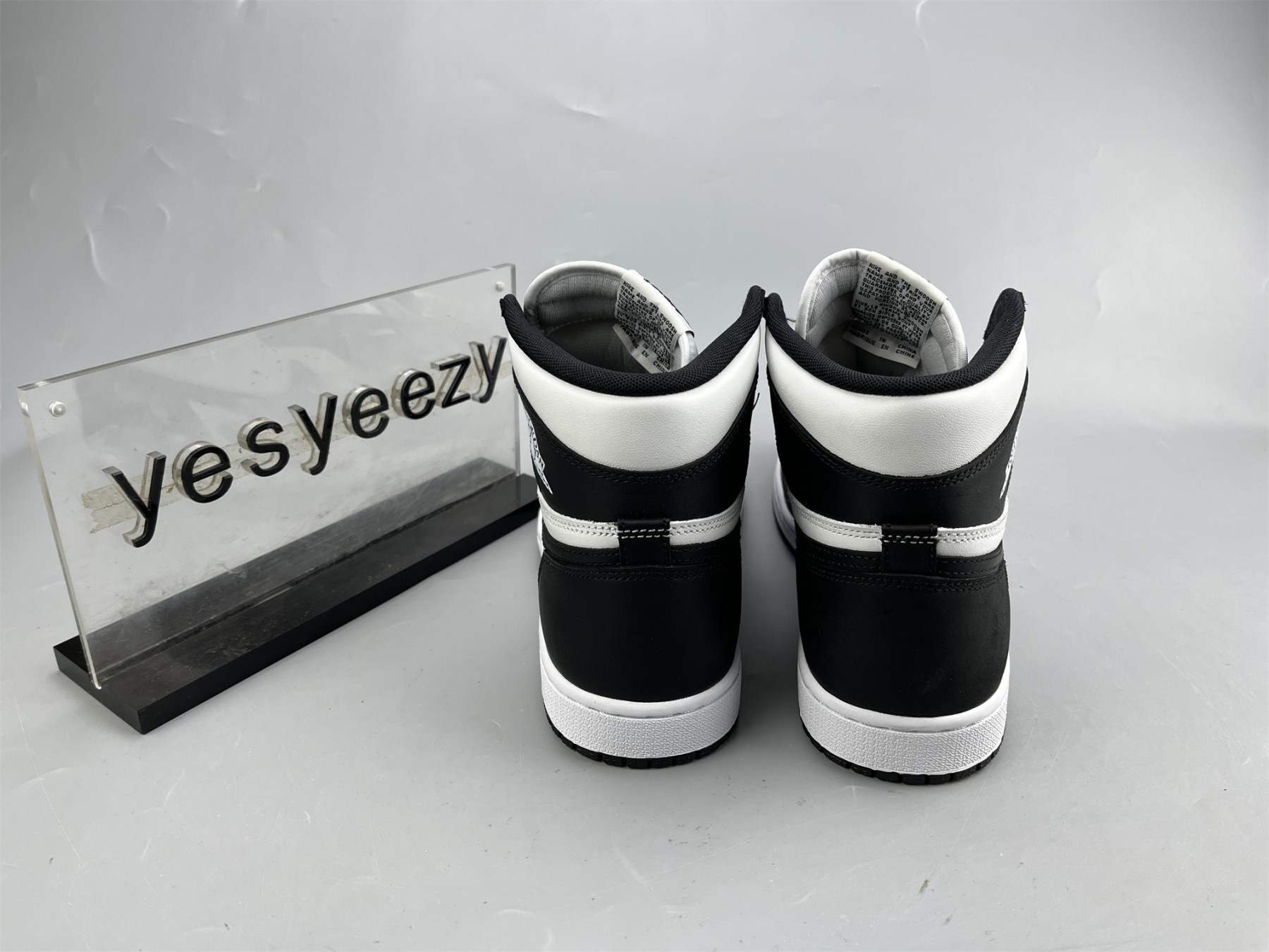 UA AIR JORDAN 1 RETRO HIGH 