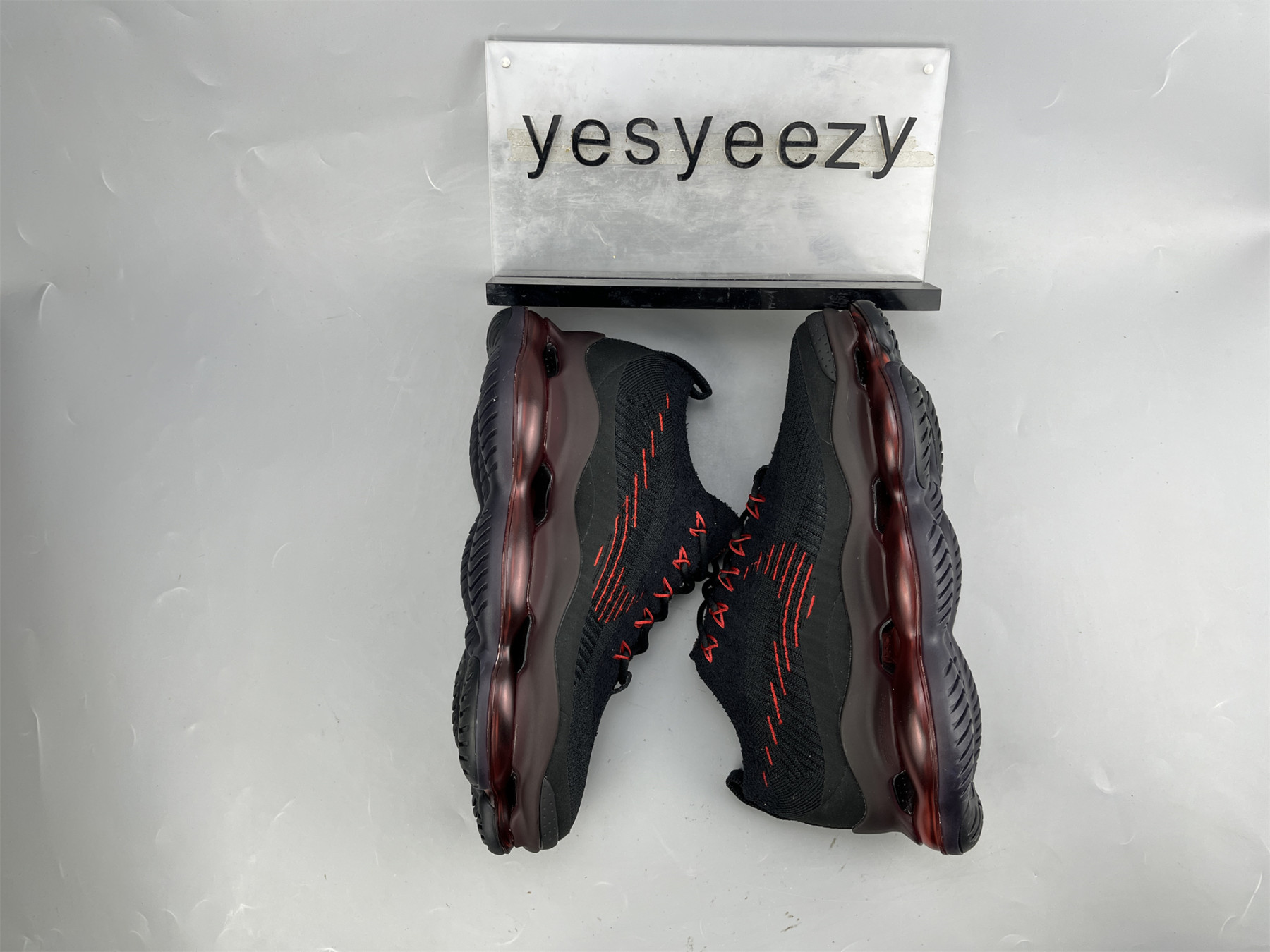 UA NIKE AIR MAX SCORPION FLYKNIT 