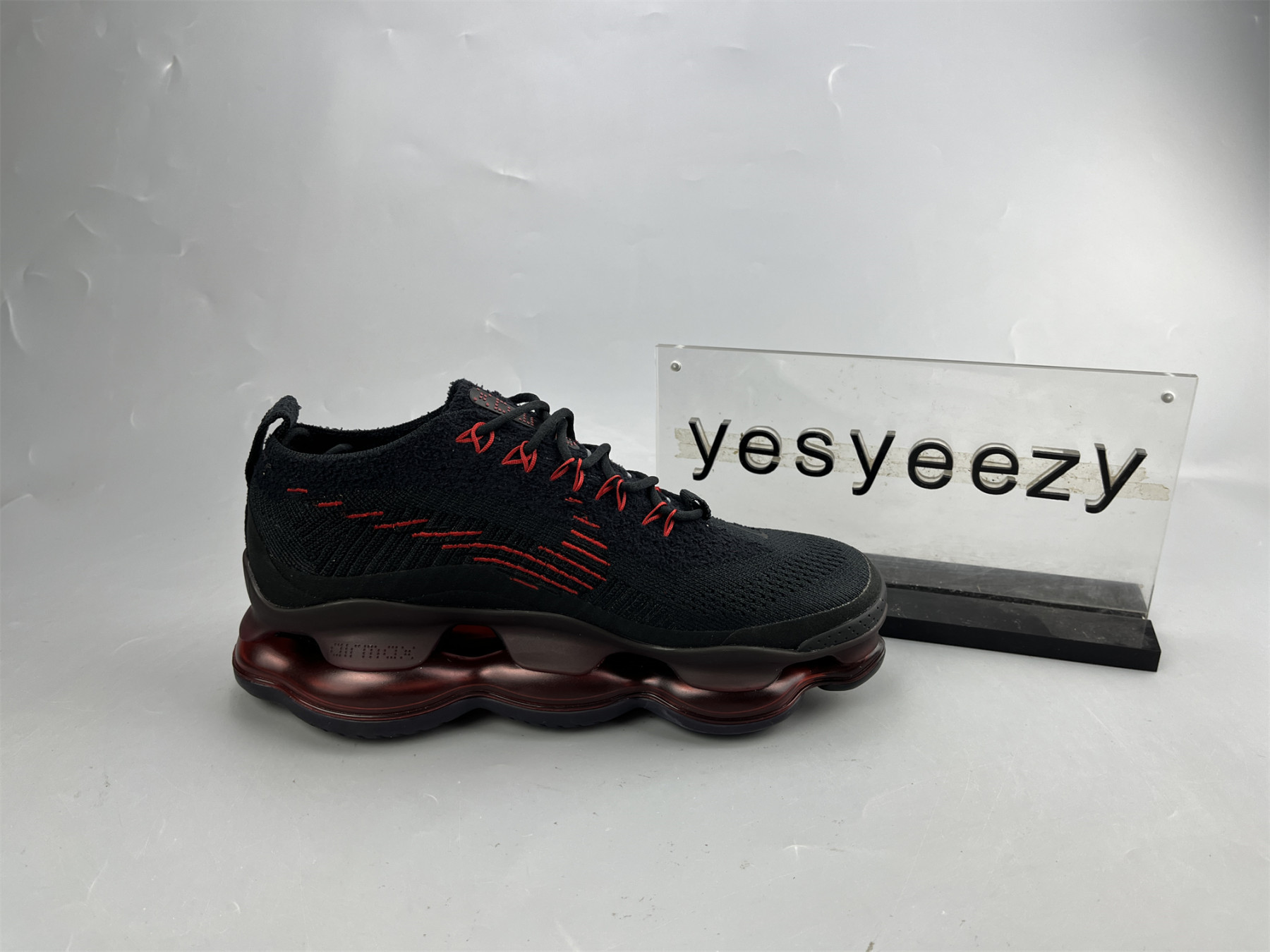 UA NIKE AIR MAX SCORPION FLYKNIT 