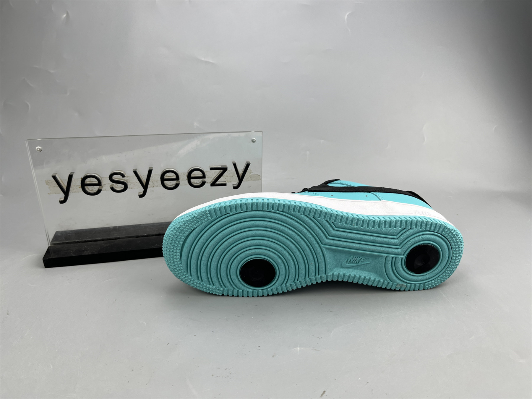 UA NIKE AIR FORCE 1 LOW TIFFANY & CO. X 1837