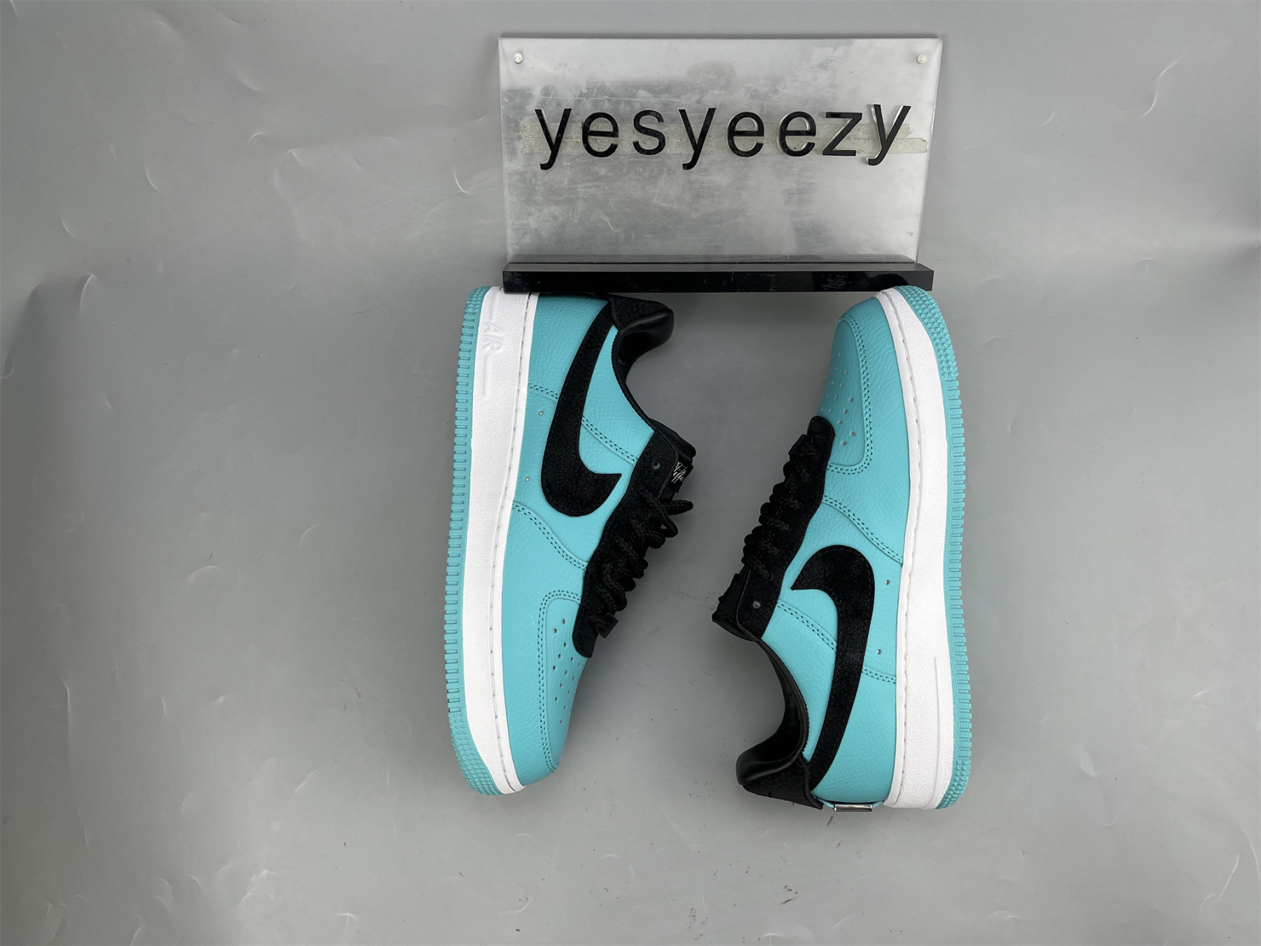 UA NIKE AIR FORCE 1 LOW TIFFANY & CO. X 1837