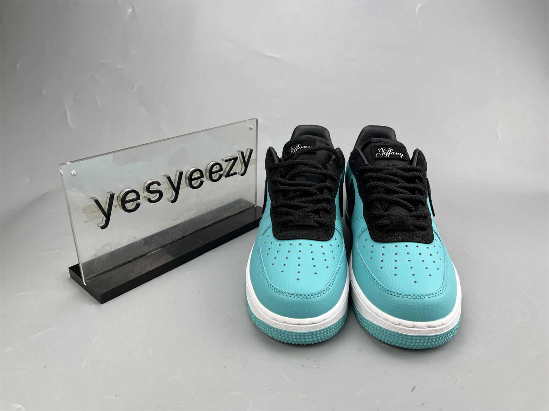 UA NIKE AIR FORCE 1 LOW TIFFANY & CO. X 1837