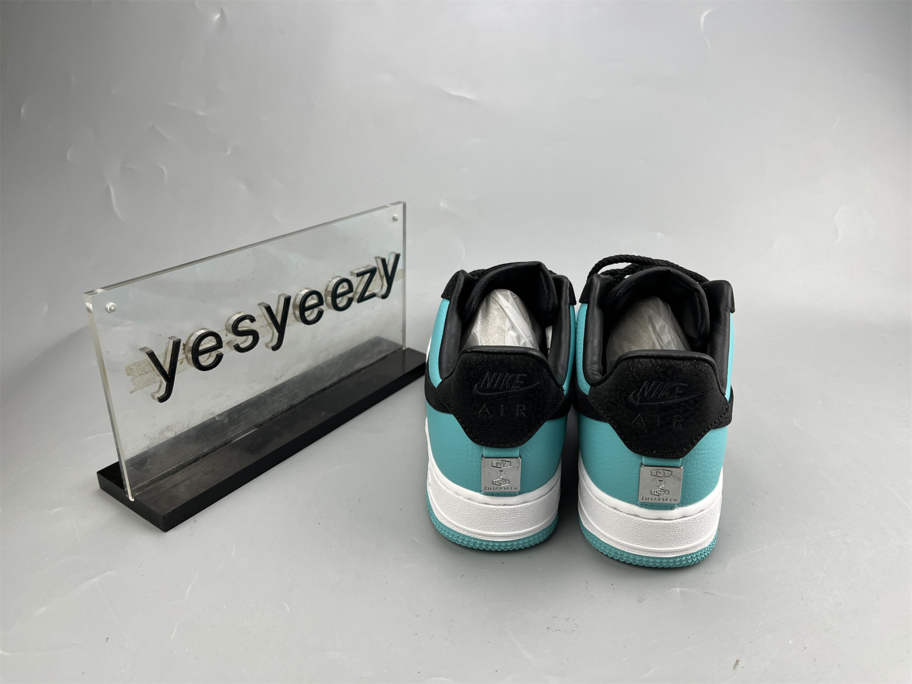 UA NIKE AIR FORCE 1 LOW TIFFANY & CO. X 1837