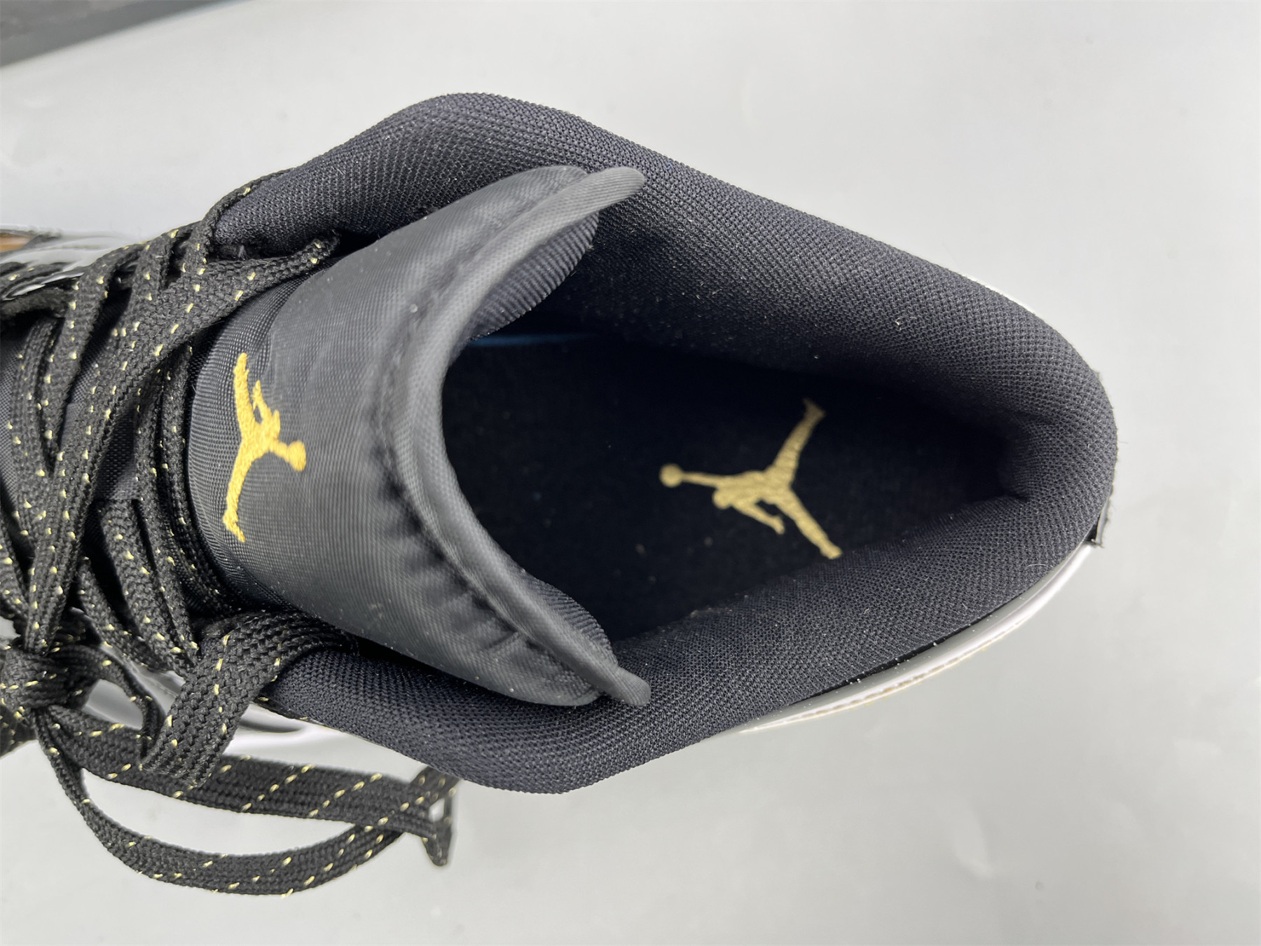 UA AIR JORDAN 1 LOW SE GS 