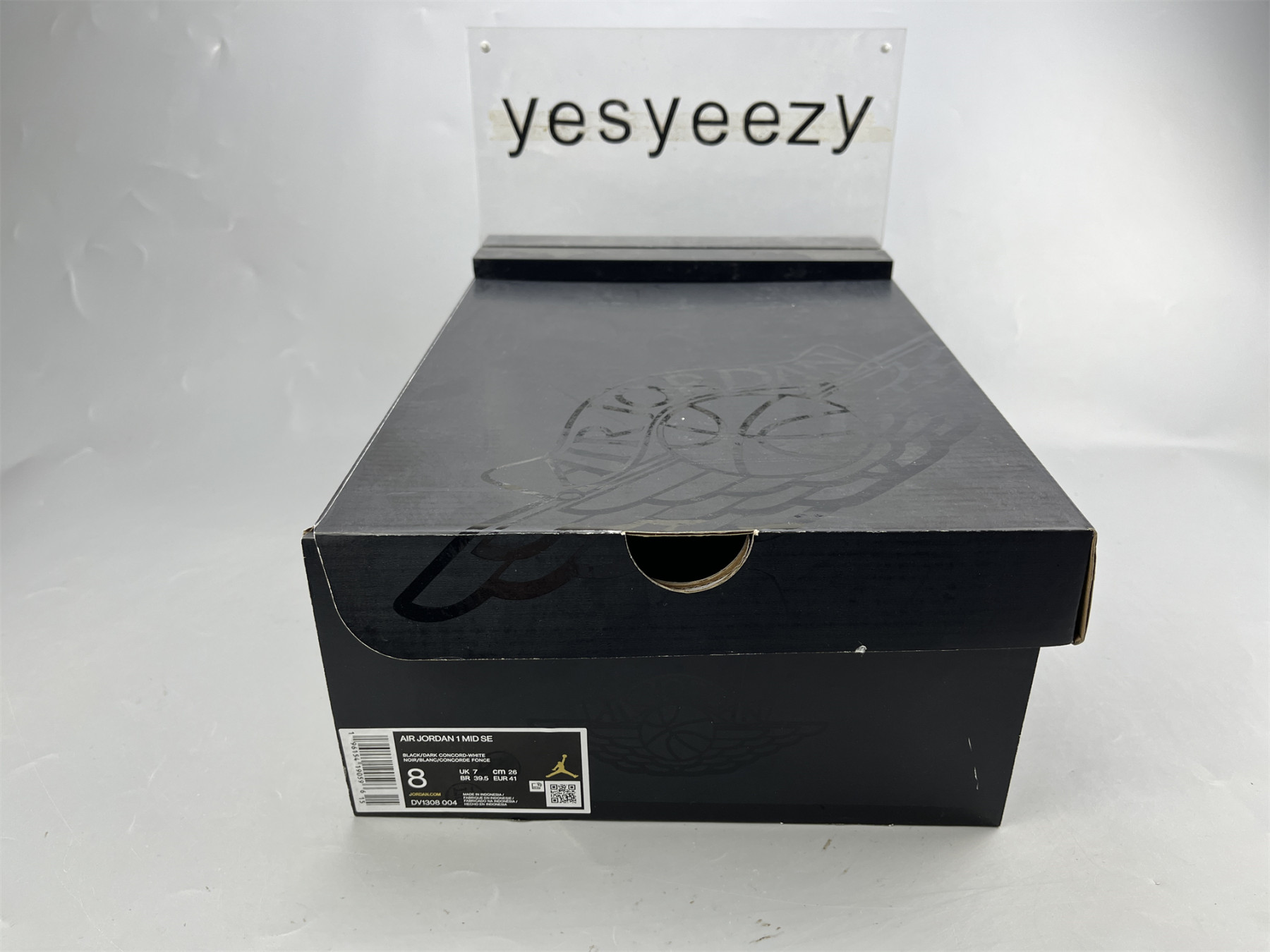 UA AIR JORDAN 1 MID SE 