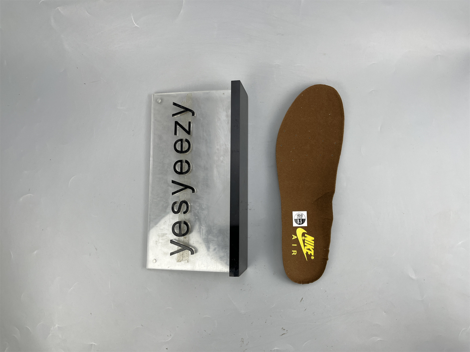 UA NIKE AIR MAX 1 PREMIUM 