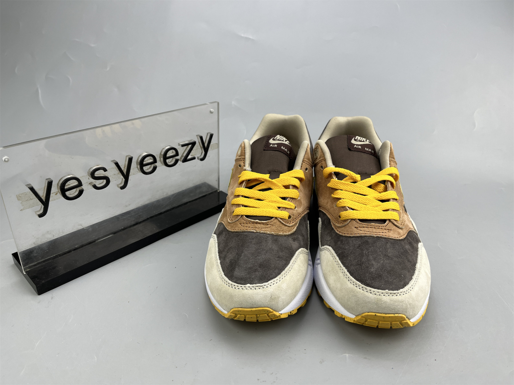 UA NIKE AIR MAX 1 PREMIUM 