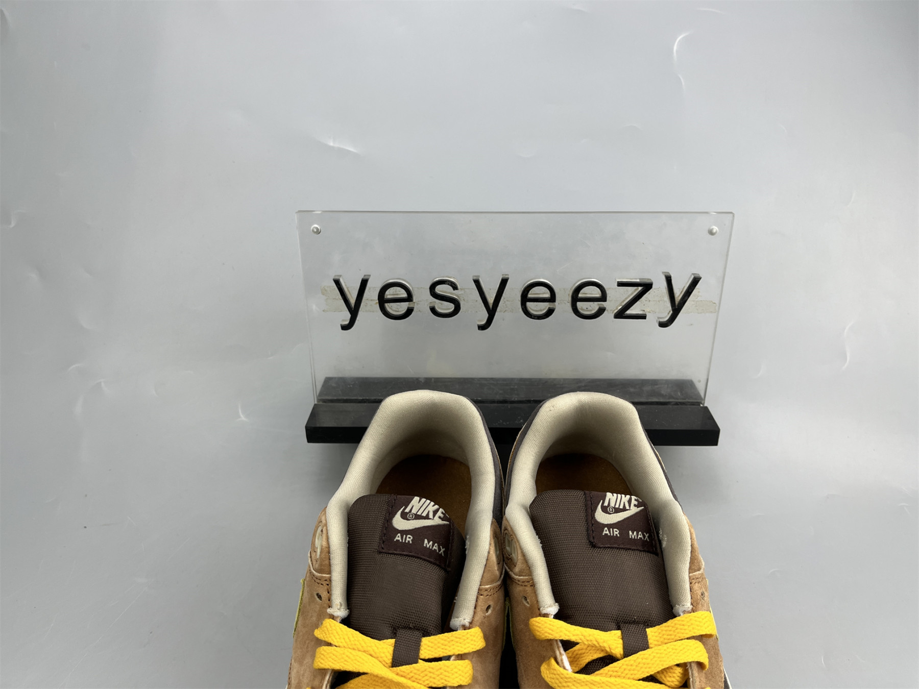 UA NIKE AIR MAX 1 PREMIUM 