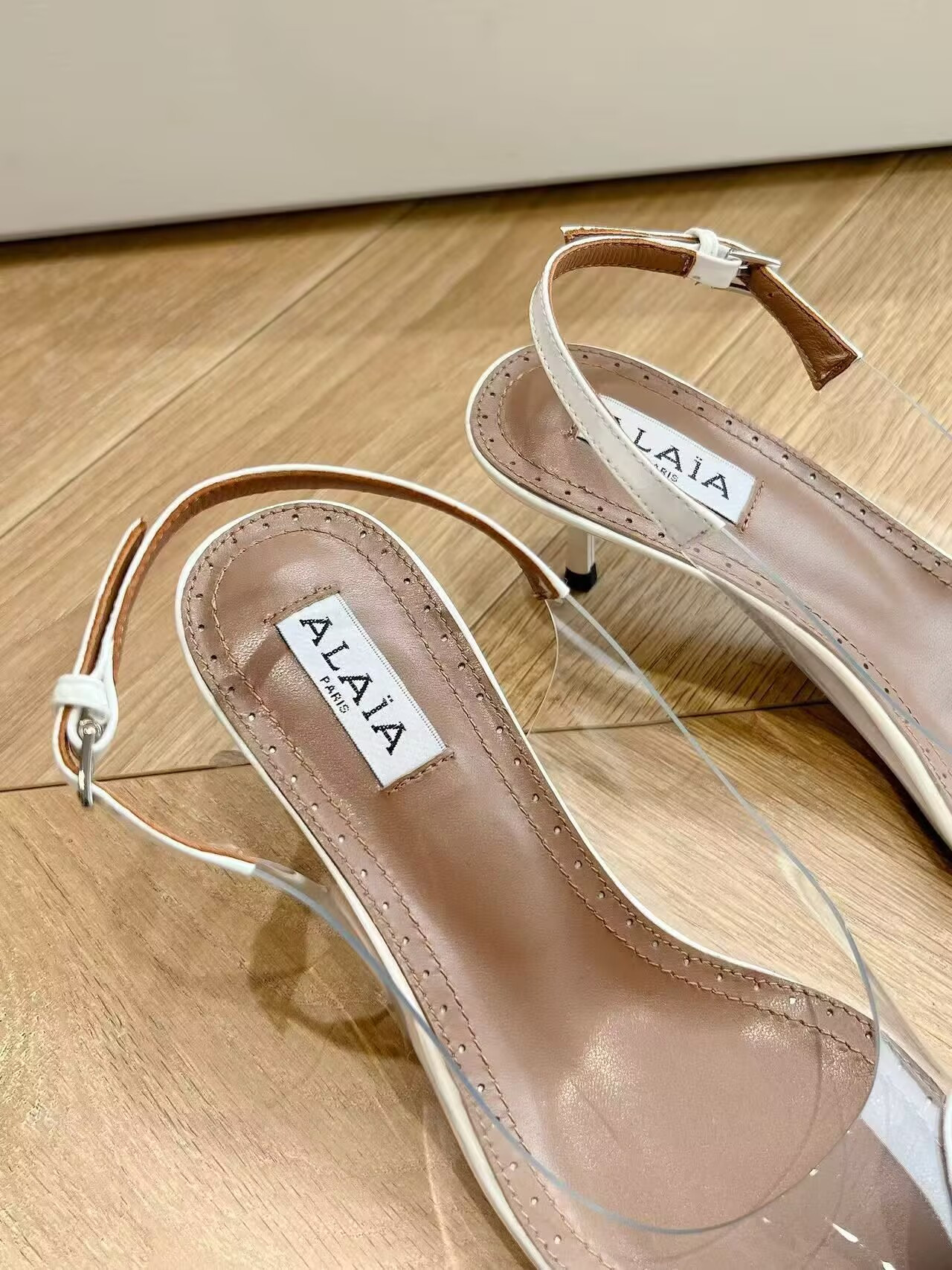 UA ALAÏA Le Coeur Plexi Heart-Toe Slingback Pump 5.5cm Heel