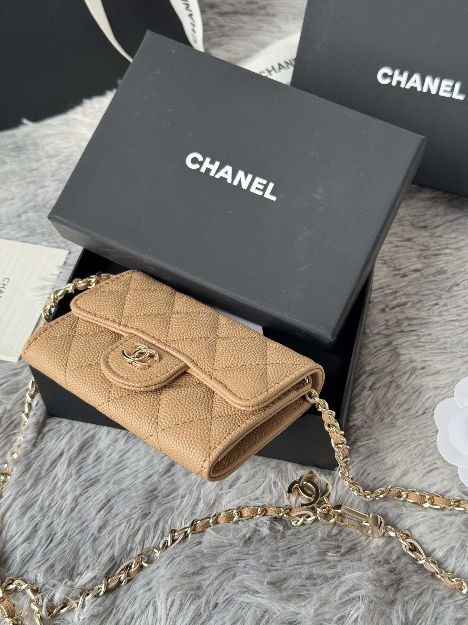 Ch**el wallet on chain 11x7.5x2cm