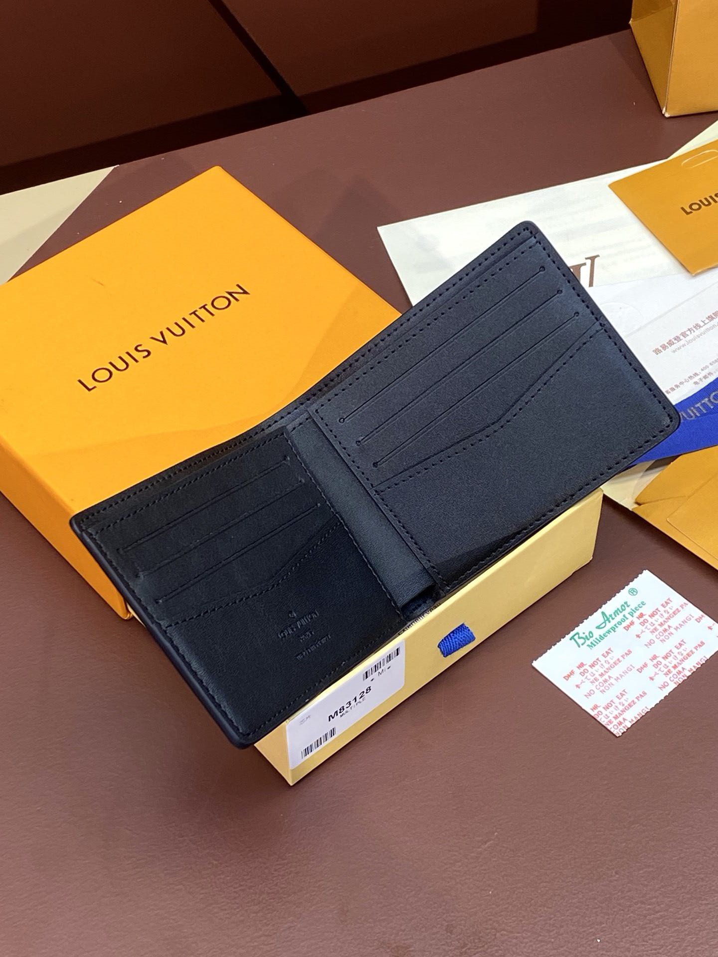 LV Slender Wallet M83128 11x8.5x2cm