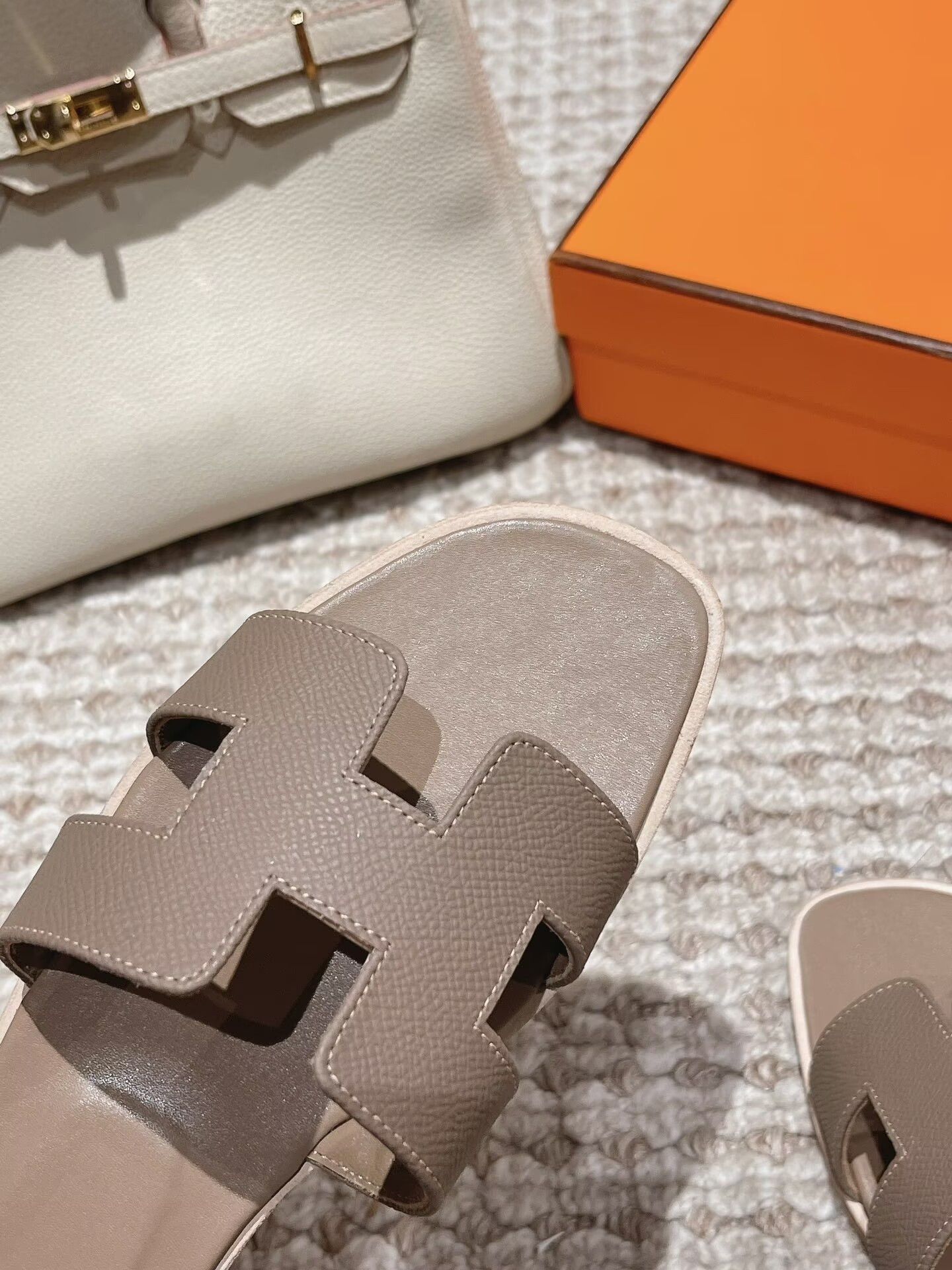 UA Hermès Oran Sandal