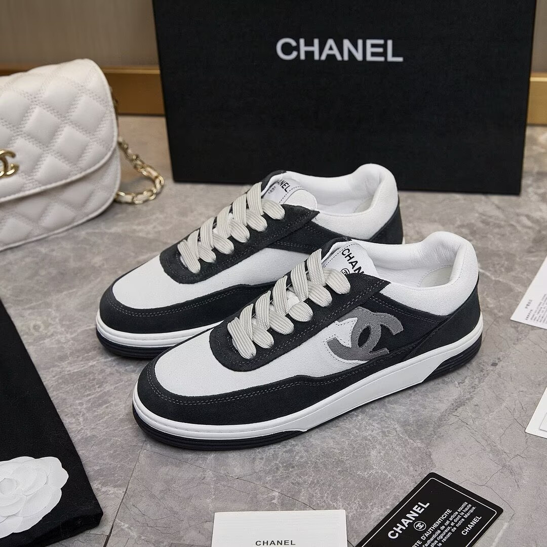 ua Ch**el sneakers
