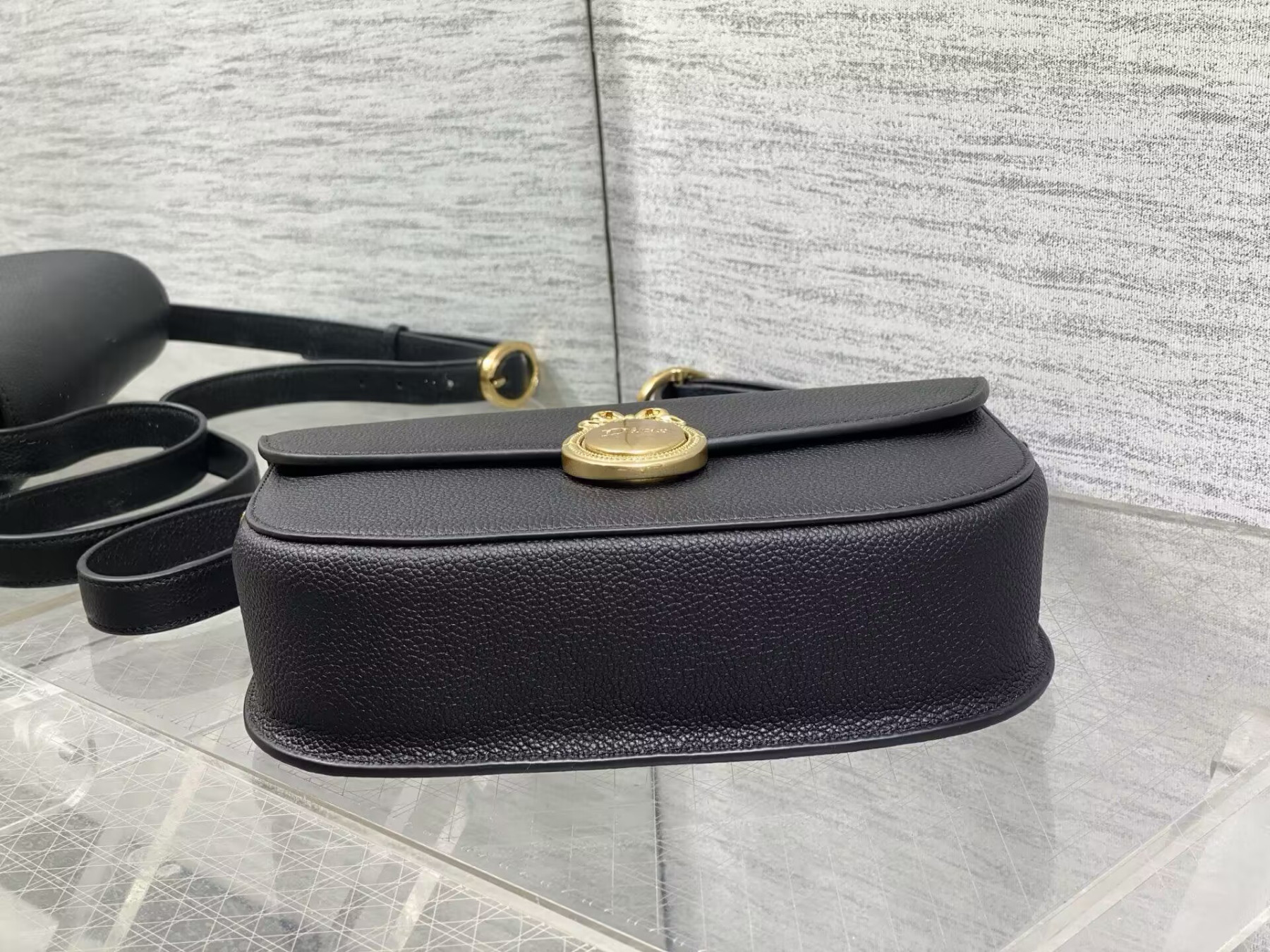 D10r medium médaillon flap bag 23x16x6.5cm