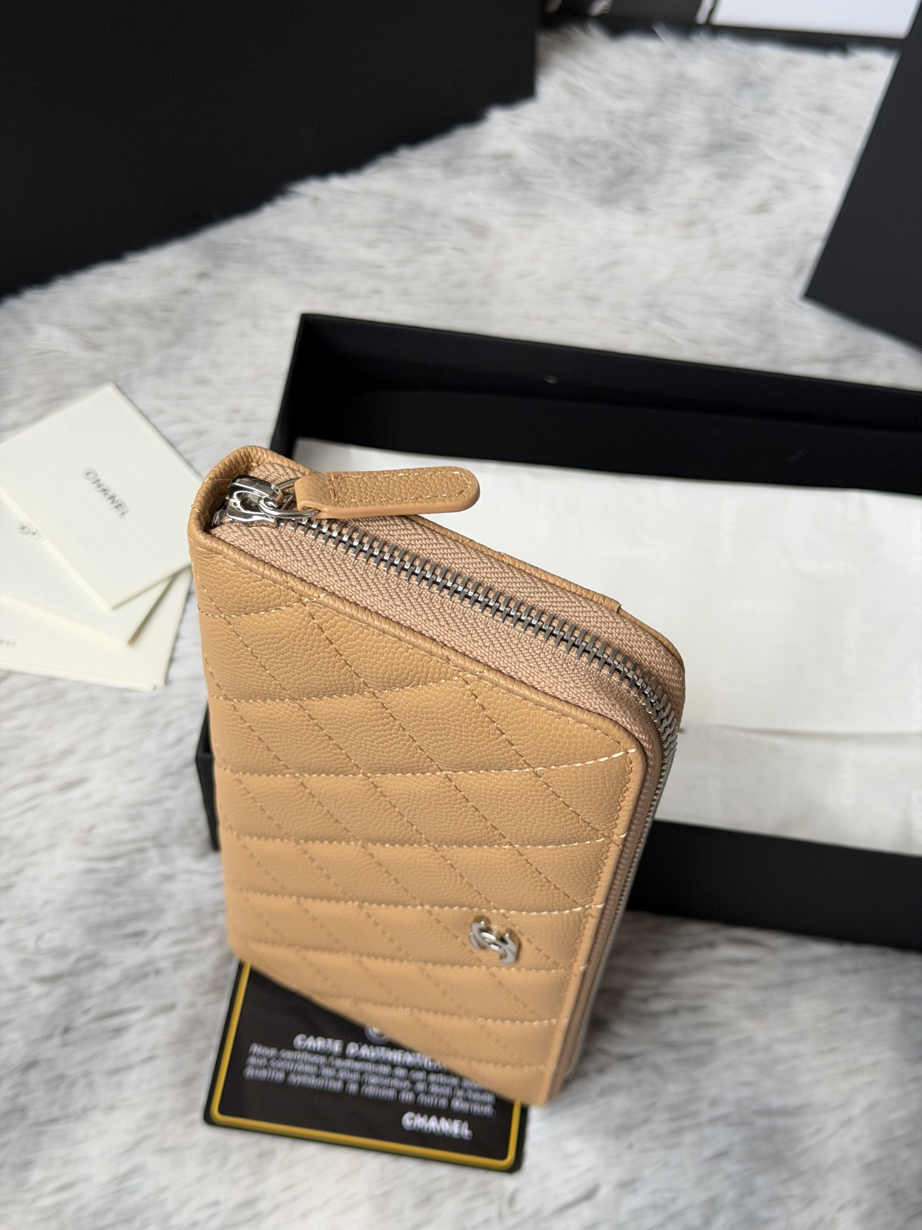 Ch**el zip around wallet 80758 10x19x3cm