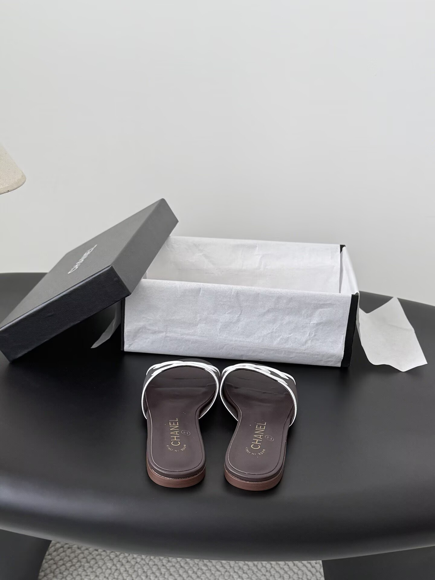 ua Ch**el sandals