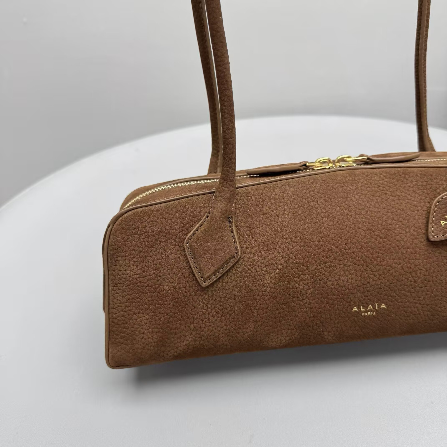 ALAÏA LE TECKEL MEDIUM BAG 33x11x10cm